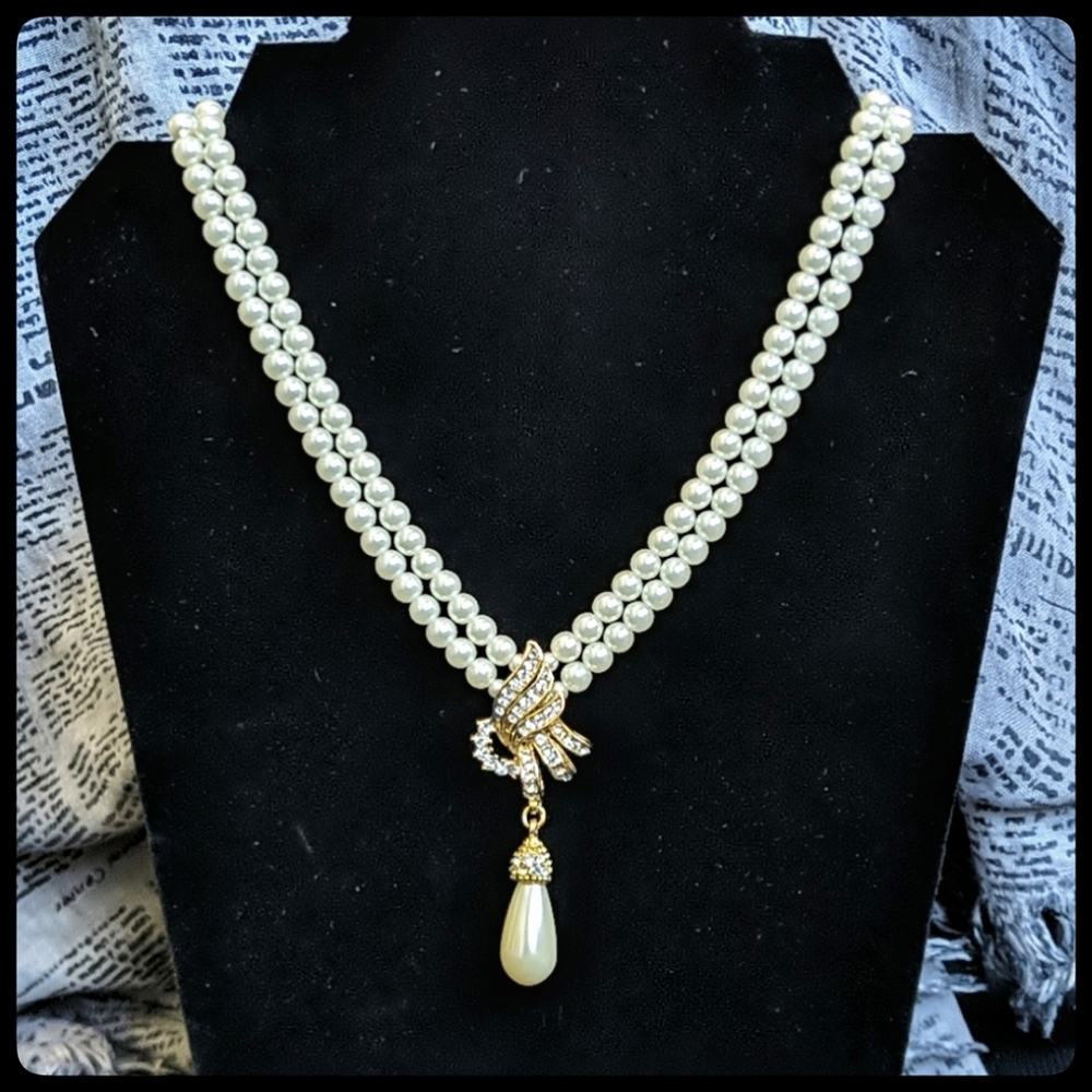 Vintage Faux Pearl Necklace